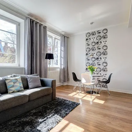 Апартаменты Stylish In Heart Of Oldtown *